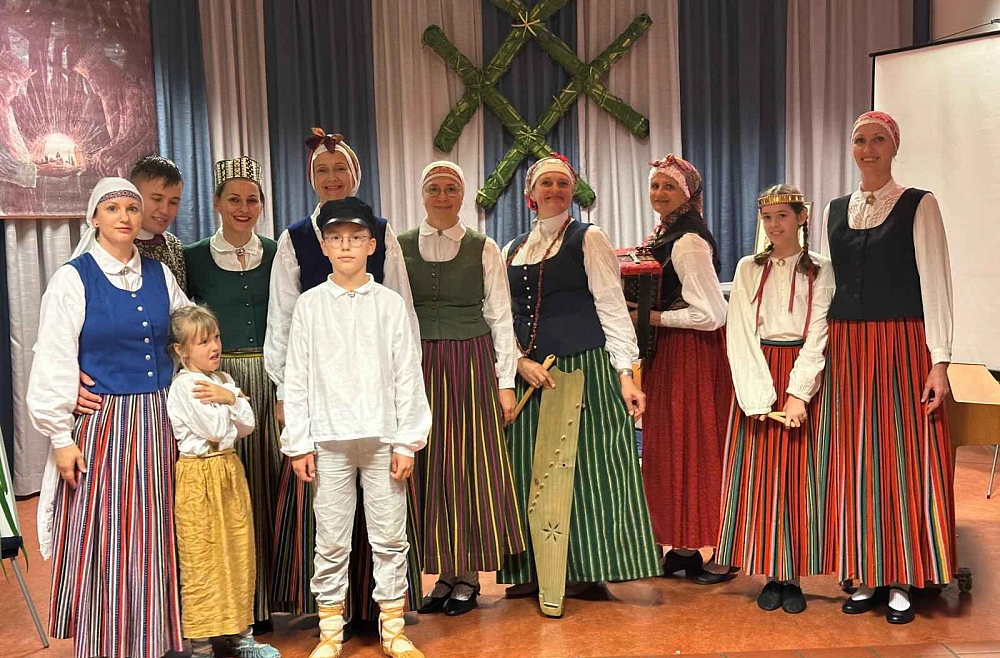 Latviešiem pasaulē