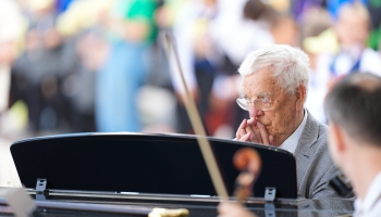 Raimonds Pauls iebilst pret viņa vārdā nosaukto dziesmu svētku rīkošanu