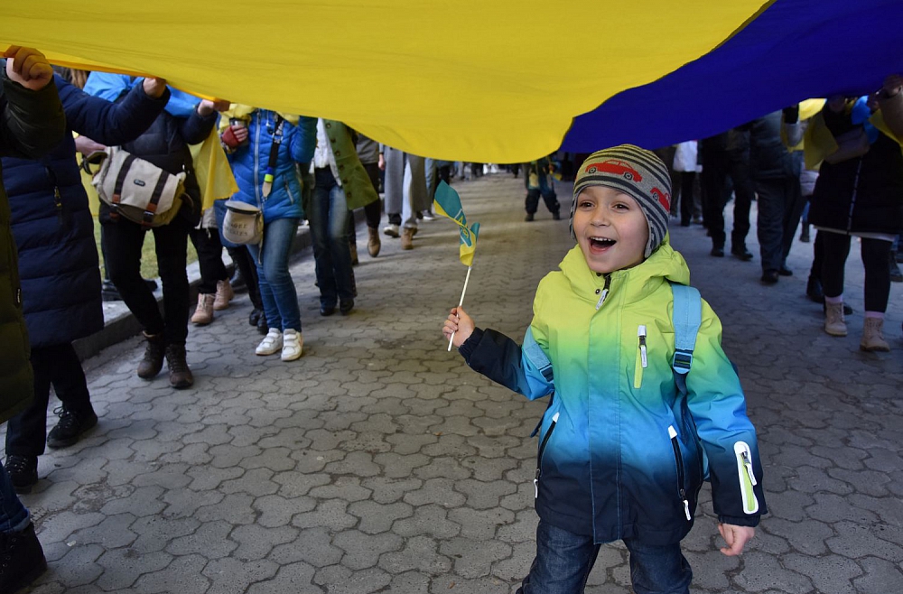 Memorandum and cinema screenings in support of Ukrainian children / LR1 / / Latvijas Radio