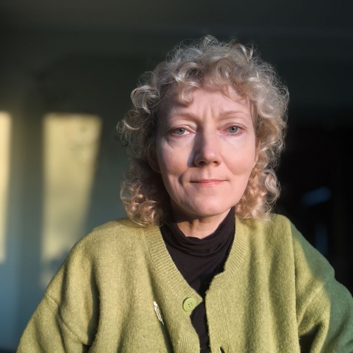 Mākslīgais intelekts var palīdzēt arī radu rakstu izzināšanā. Saruna ar Agnesi Lūsi