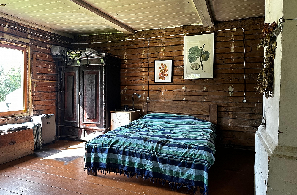 Monta Vecozola, dzīve laukos