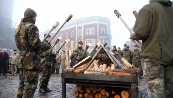 Rīgā atceras trauksmaino 1991.gada janvāra barikāžu laiku