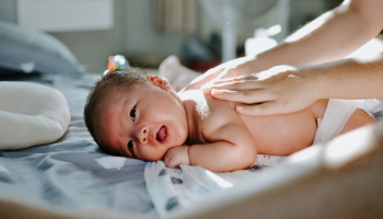 Vingrošana, baseins, masāža, fizioterapija - rūpes par mazuli pirmajā dzīves gadā