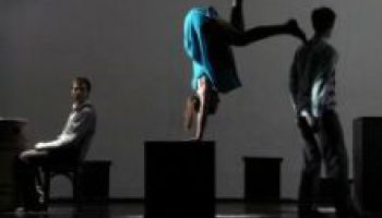 Laikmetīgās dejas projekta &quot;Dejas Anatomija&quot; horeogrāfes Elīna Breice un Sintija Siliņa