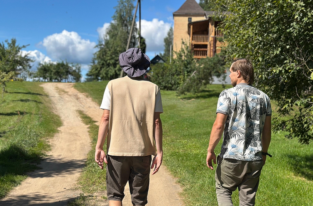 Jānis Dreļs, Melanie Rikeros, Rāzna, dzīve laukos