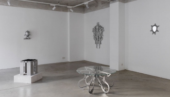 Aleksandra Brežes jaunākajos darbos rodama atsauce uz Stārastes grāmatām