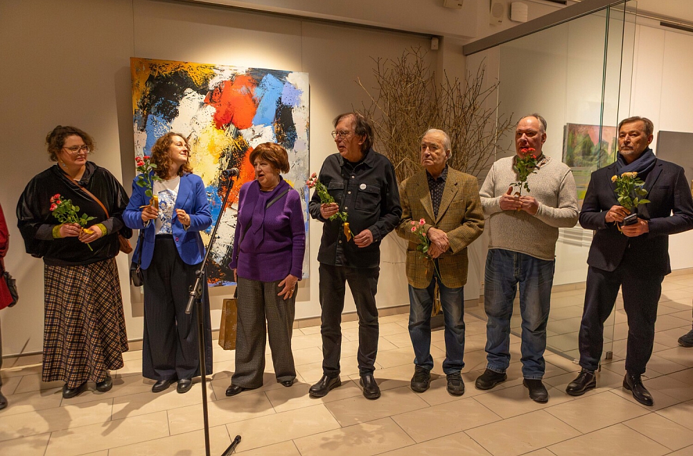 "Krūmu zvaigznājs" – Talsu Krūmu mākslas grupa aicina uz izstādi Jūrmalas muzejā