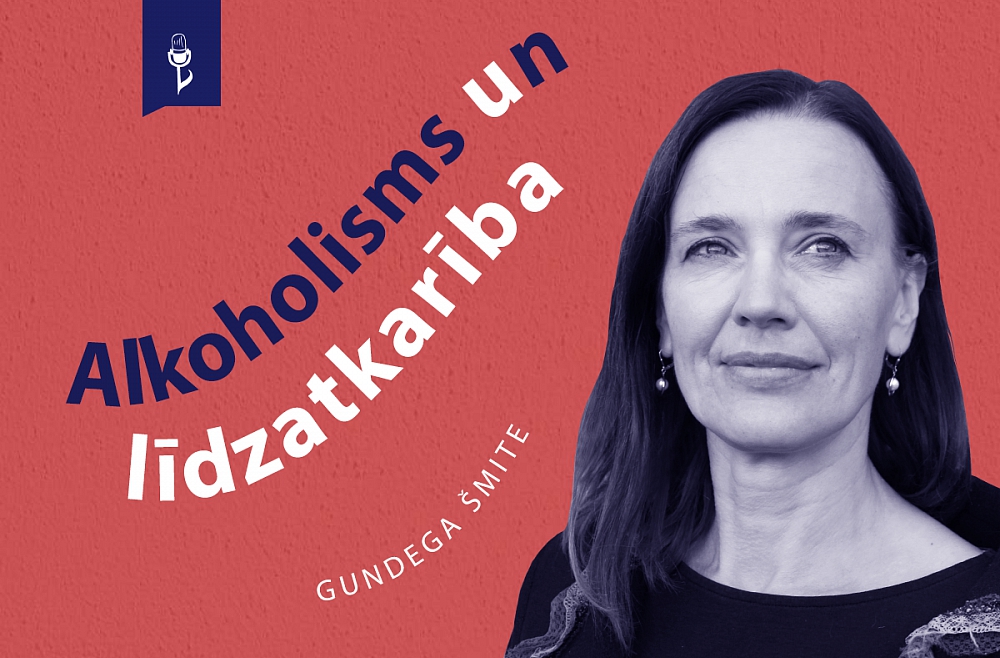 Mākslinieks pie mikrofona
