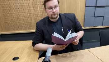 Laiks grāmatām! Intervija ar dzejnieku Ivaru Šteinbergu