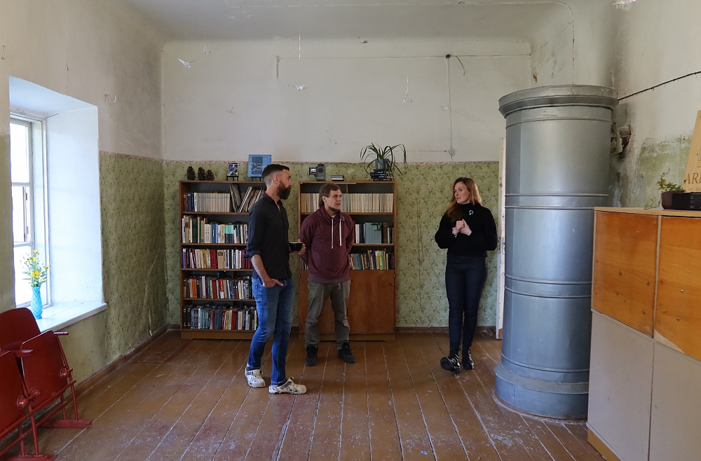 Maija Krasnā, Džeimijs Henebry, Ārdavas muiža