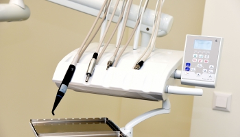 Круглосуточная стоматология в регионах: терпеть до утра или ехать в Ригу?