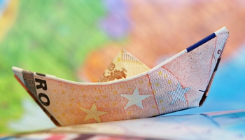 Latvijā atklāto viltoto eiro banknošu skaits pirmajā pusgadā samazinājies par 22%