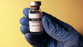 Speciāliste: Visas Covid-19 vakcīnas palīdz neslimot nopietni, neslimot pat vidēji smagi
