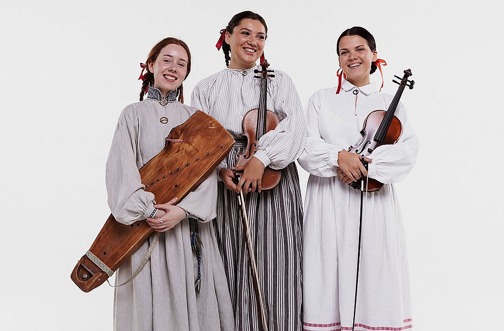 Trio "Bille": folkloru interpretē pasaules mūzikā un folkloras kustībā augušo paaudze