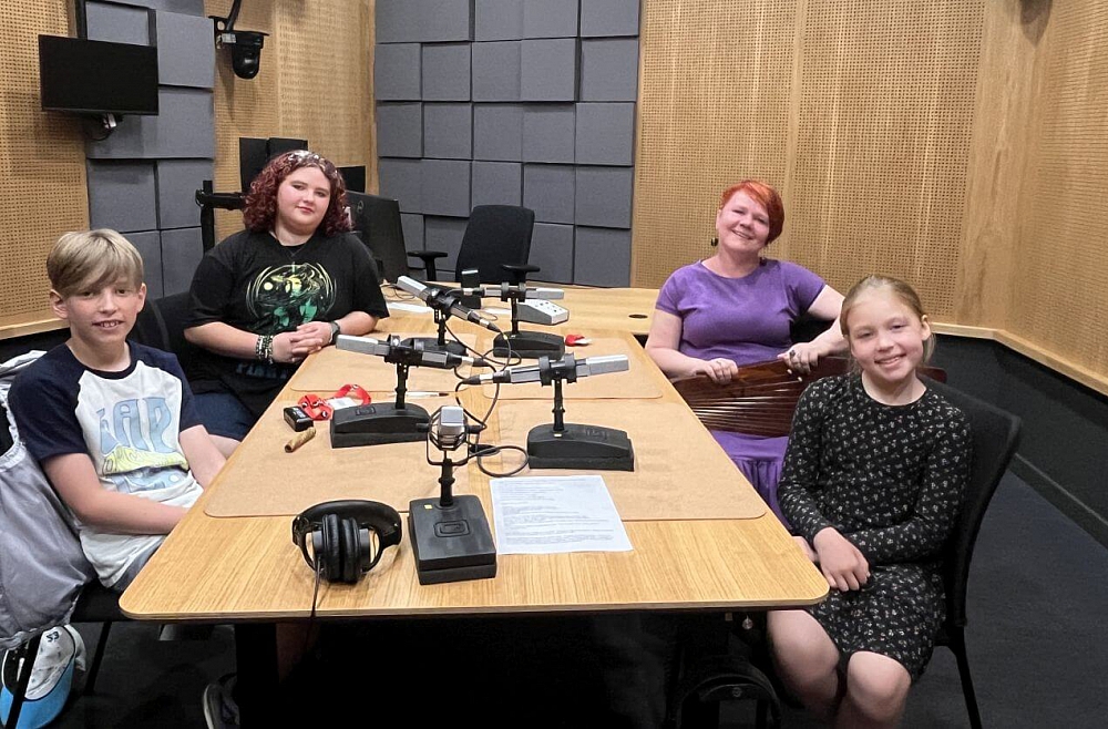 Fokloras kopa "Spruksti": kā bērna dzīvi izmaina nokļūšana folkloras kustībā