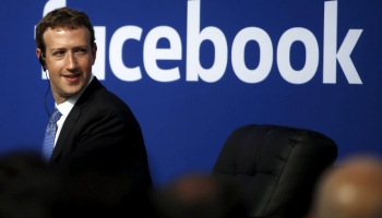 Facebook privāto datu aizsardzības skandāls turpinās