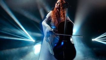 Dziedātāja MADARA laidusi klajā solo singlu un videoklipu “Šai pasaulē”