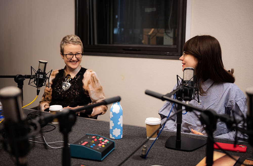 grāmatu stāsti valentīndiena valentīna diena erotika mīlestība