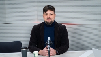 Krustpunktā Brīvais mikrofons ar ārpolitikas pētnieku Sandi Šraderu