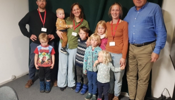 Mīklas min Jankovsku ģimene no Zaļeniekiem un čehiete Markēta Majerova ar bērniem