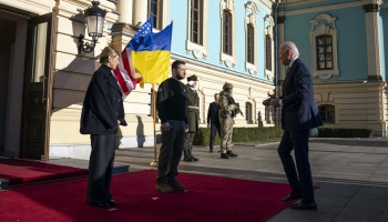 Baidens vizītē Kijivā apliecina stingru ASV atbalstu Ukrainai