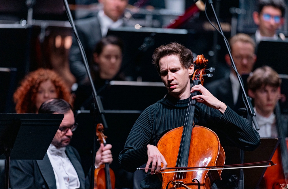 LNSO GLĀSS BUKŠA BERGS