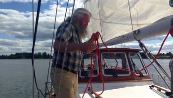 Капитан парусной лодки на озере Разна: Я не бизнесмен, я авантюрист