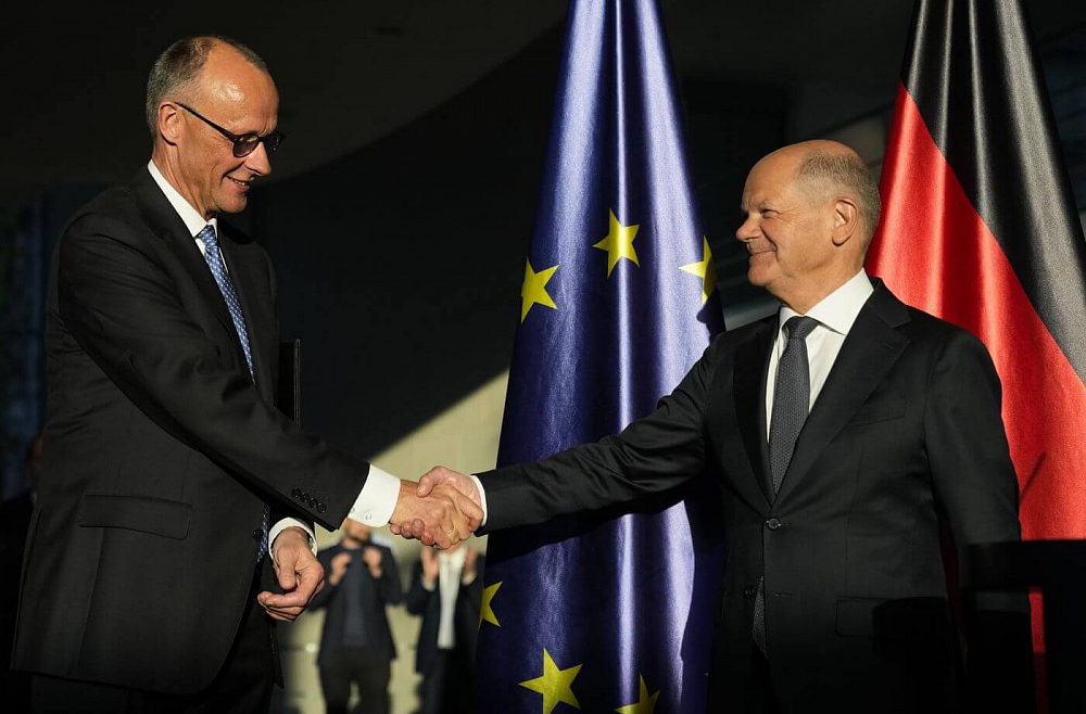 "Zeitenwende" jeb laika grieži Vācijas politikā. Olafa Šolca un Fridriha Merca skatījums