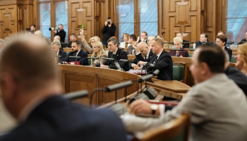 Saeima ārkārtas sēdē skata nākamā gada valsts budžetu un ar to saistītos likumprojektus