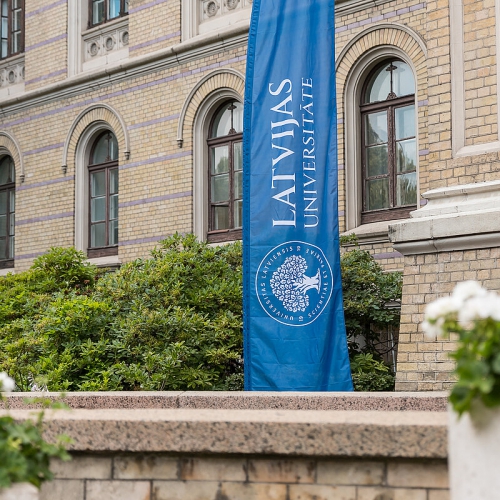 Nedēļas apskats. LU pirmo reizi tiks piešķirti “exit” granti