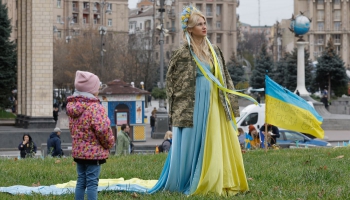 Karš Ukrainā rit jau divus gadus: ar bērniem ir jārunā par pasaulē notiekošo