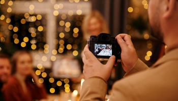 Ģimenes fotosesija Ziemassvētkos: kas motivē šādam īpašam brīdim