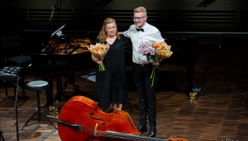Einārs un Adrija Eversi koncertā "Kontrabasa ceļojums" Latgales vēstniecībā "Gors"