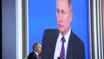 Европа за неделю: ультиматум Путина НАТО, неизученный омикрон и ёлки напрокат