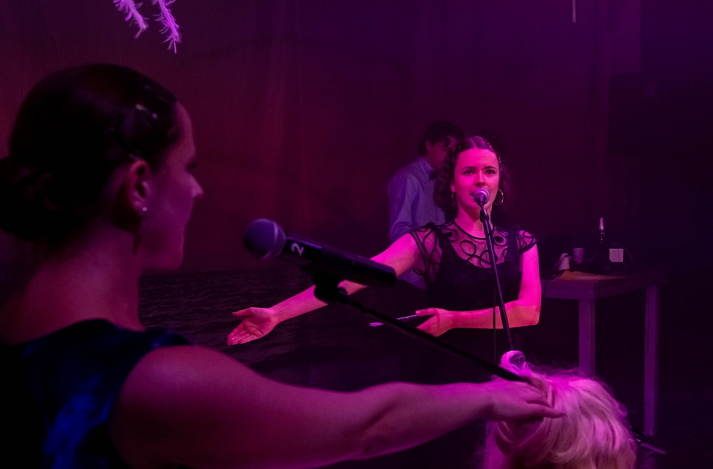 Navigācija uz Nekurieni, Liepājas teātris