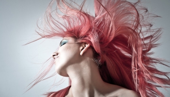 Радуга в голове: цветные волосы как тренд