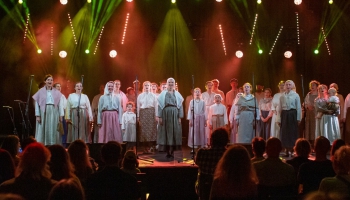 Kas svilpjot sveicina? Mūzikas mīklas min folkloras studijas "Garataka" dalībnieki