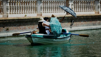 Klimata pārmaiņu dēļ jādomā, kā vasarās atdzesēt Eiropas lielās pilsētas