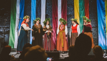 Reportāža no Rūdolštates festivāla. Latvijas pārstāves - "Saucējas"