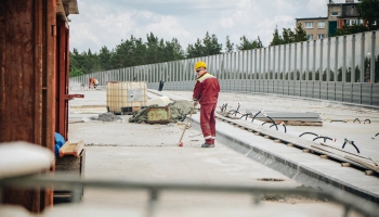Rīgas dome infrastruktūras projektu kavēšanos skaidro ar ārējiem apstākļiem
