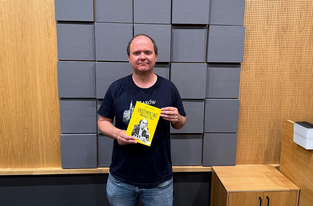 Labākā grāmata latviski par šahu nešahistiem. Andra Tihomirova “Eksčempions. Mihails Tāls”