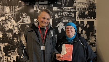 Ģirta Koknēviča debija prozā - romāns "Puškina ielas buru skola". 90. gadu pieredzējumi