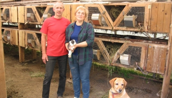 Vita Zalcmane Tīnūžos audzē trušus un kā veterinārārste rīko mācības citiem audzētājiem