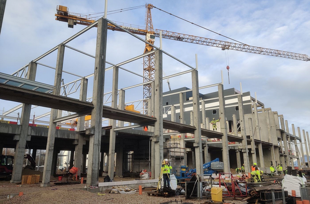 Jaunā rūpnīca Jelgavā sāk piesaistīt speciālistus. Vai vietējo darbinieku pietiks?