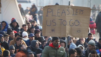 Мигрантский ад в Греции: страна не справляется с потоком беженцев
