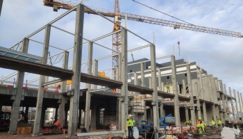 Jaunā rūpnīca Jelgavā sāk piesaistīt speciālistus. Vai vietējo darbinieku pietiks?