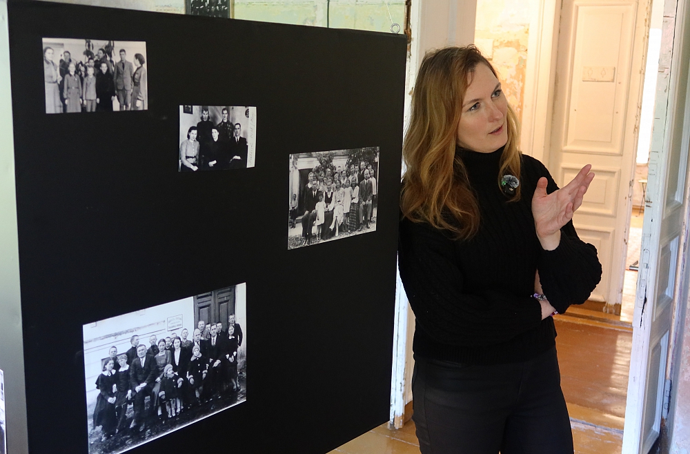 Maija Krasnā, Džeimijs Henebry, Ārdavas muiža