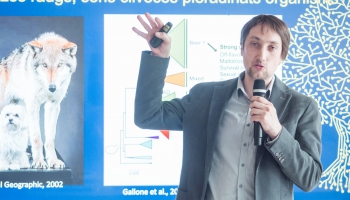 Raugs maizei, alum un audzēju šūnu pētīšanai. Viesos mikrobiologs Jānis Liepiņš