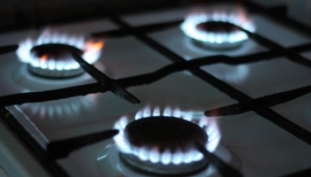 Eksperti un tirgus dalībnieki vērtē gāzes cenu iespējamās svārstības vasarā