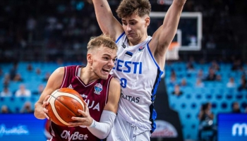 Latvija Eiropas čempionātā basketbolā sīvā cīņā uzvar Igauniju ar 72 pret 70